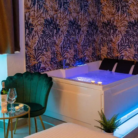 Mazzini Luxury Jacuzzy Catania