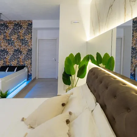 ゲストハウス Mazzini Luxury Jacuzzy