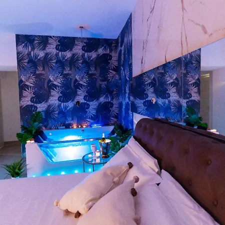 Mazzini Luxury Jacuzzy ゲストハウス カターニア