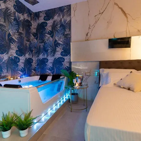 Mazzini Luxury Jacuzzy ゲストハウス