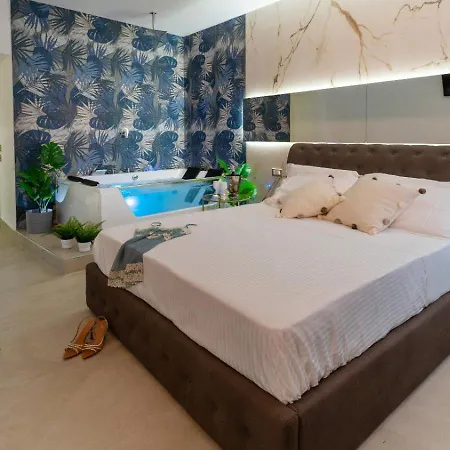 Mazzini Luxury Jacuzzy ゲストハウス カターニア