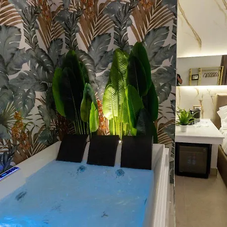 ゲストハウス Mazzini Luxury Jacuzzy カターニア
