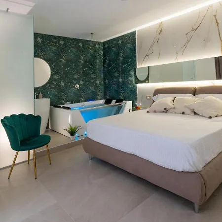 ゲストハウス Mazzini Luxury Jacuzzy 4*