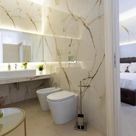 Mazzini Luxury Jacuzzy 4* カターニア