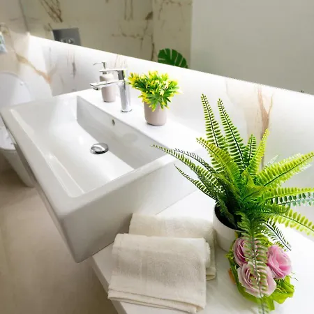 ゲストハウス Mazzini Luxury Jacuzzy 4*