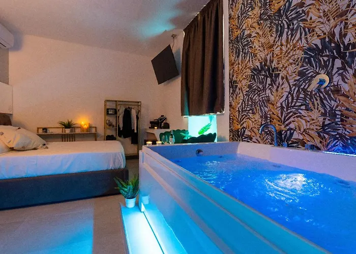 Mazzini Luxury Jacuzzy 4*