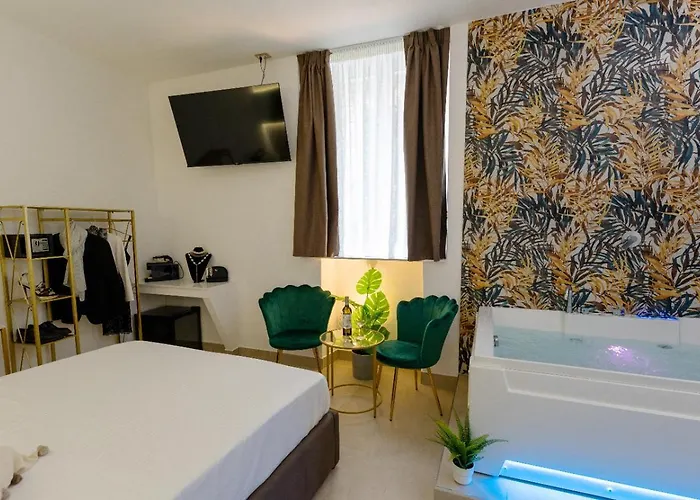 Mazzini Luxury Jacuzzy 4*